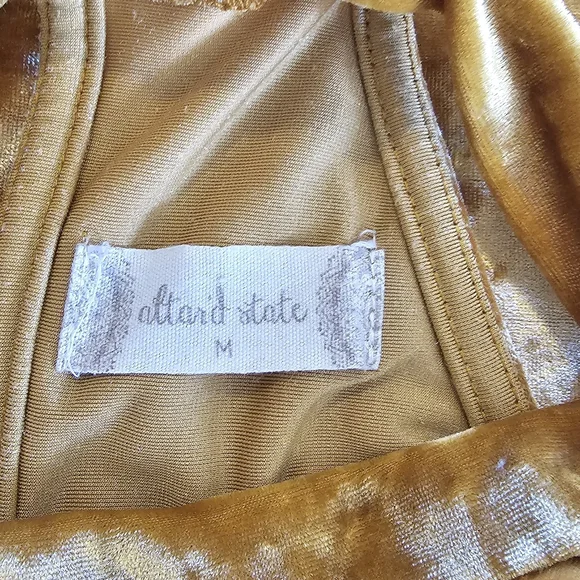Altar'd State Women's Gold Velvet  Halter Top W/crochet Hemline Size M - Picture 11 of 13